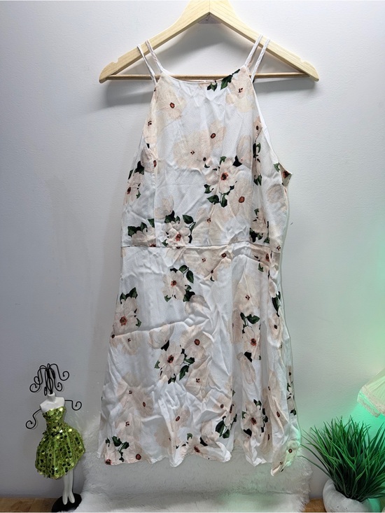 Dynamite Dresses & Skirts - Dynamite Romantic Floral Midi White Green Pink Formal Wedding Guest Dress 💝